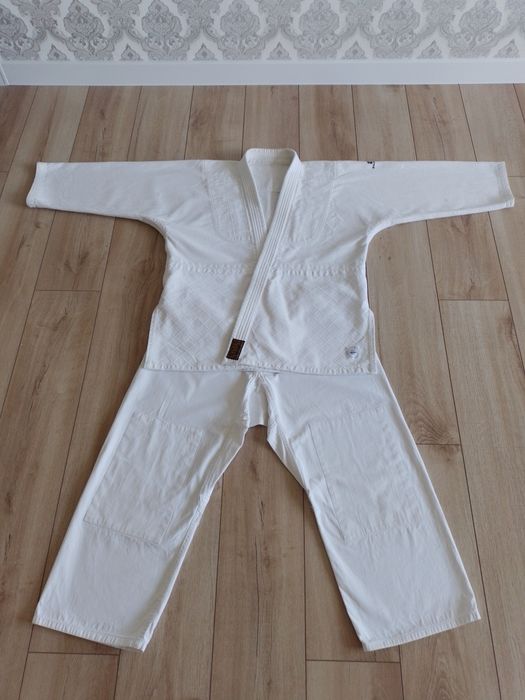 Спортивная форма, кимано