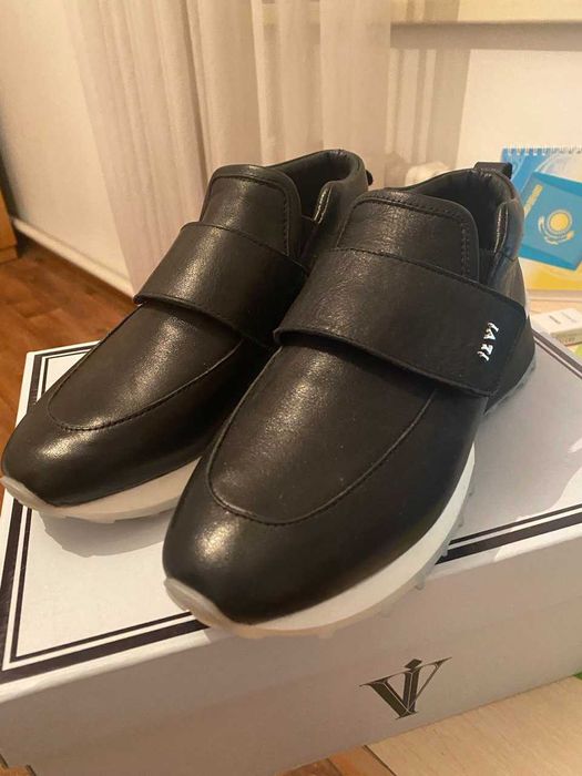 Продам женскую обувь