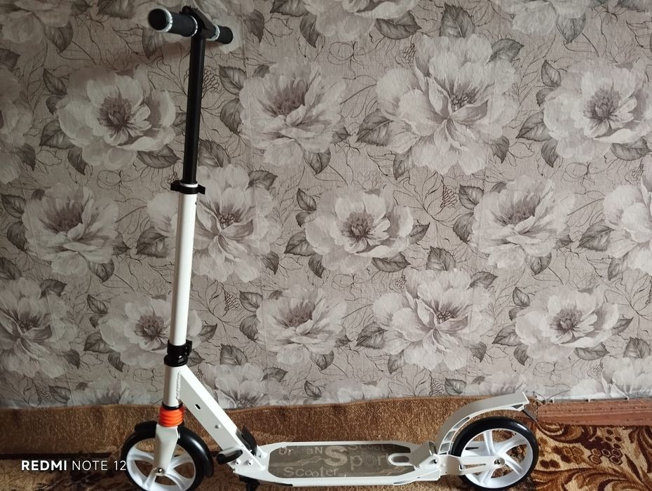 Продам подрастковый  самокат