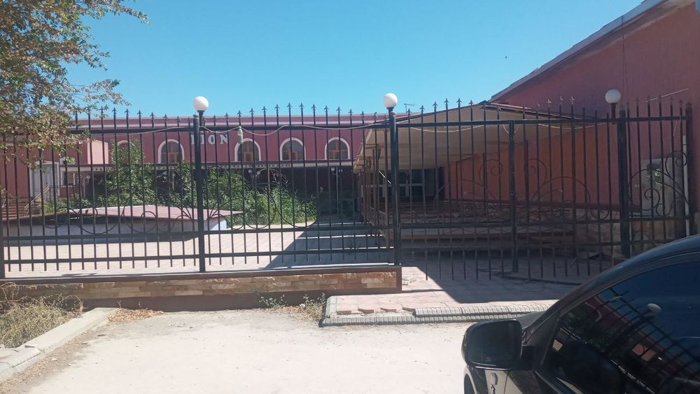 Кафе хар кандай бизнес килишга кулай иморат сотилади