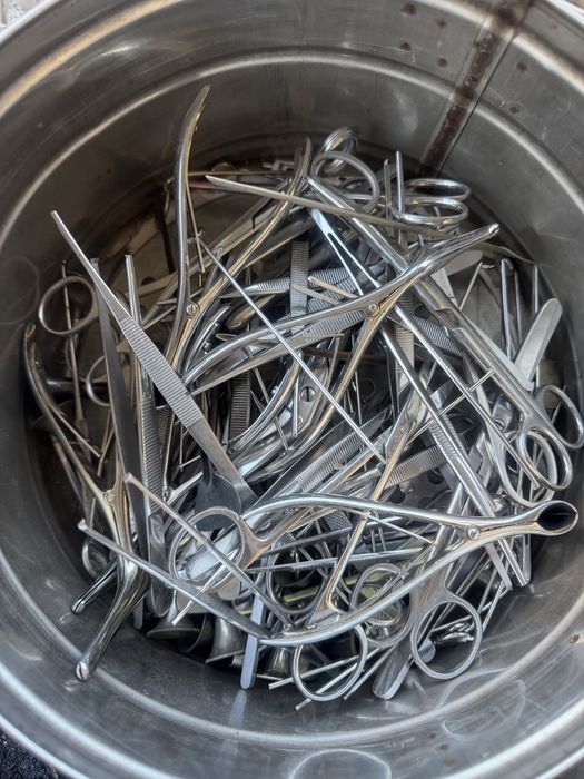 Продам медицинские иструменты .