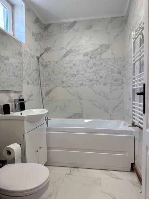 Apartament 2 camere, centru Onești, renovat, vedere panoramică