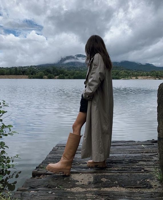 Продам демисезонные сапоги