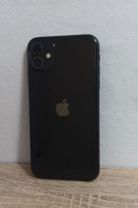 Iphone 11 .  Акб 75%     .