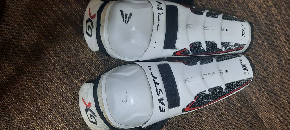 Продам хоккейгую экипировку на 4-7 лет