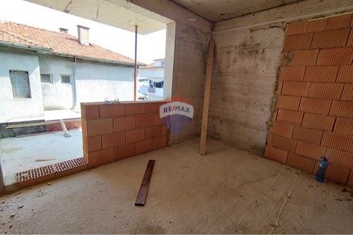 Продава се Тристаен апартамент в Варна, Виница - 121 кв.м за 717 €/кв.м - Снимка #8