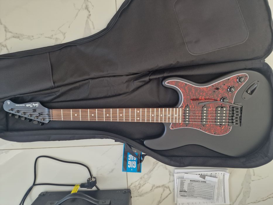 Vând set complet Harley Benton pentru chitară