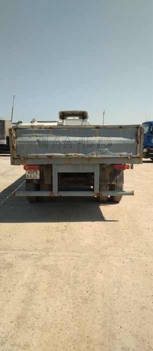 Контейнеровоз полуприцеп сотилади