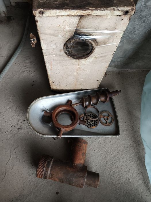 Б/У Мясорубка сотилади 3-фазали ишлатса булади