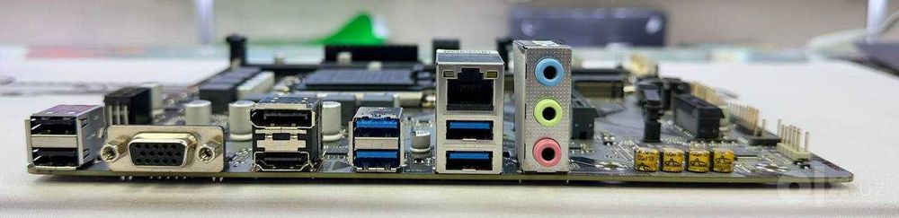 Мат. Плата б/у GIGABYTE B760M-E (DDR5)