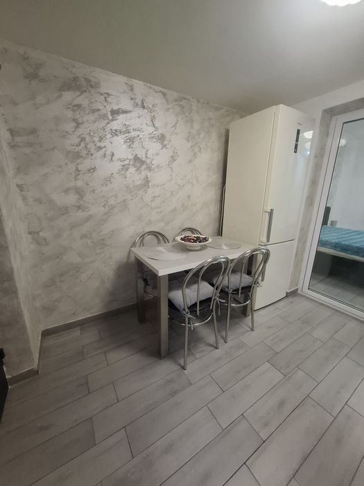 Inchiriez garsoniera