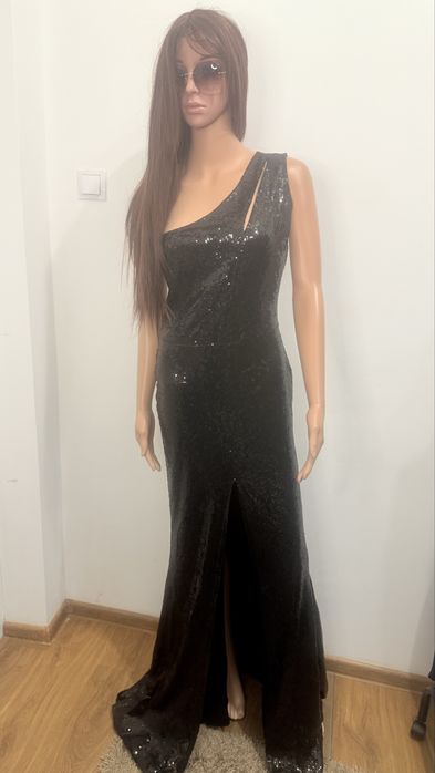 Черна дълга рокля от пайети