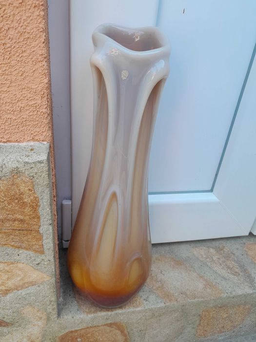 Керамична кафява ваза