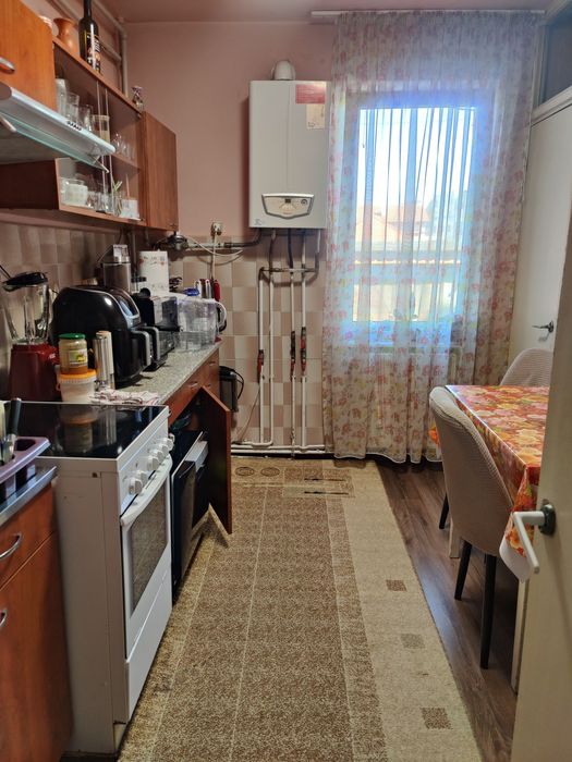 Vând apartament cu 3 camere