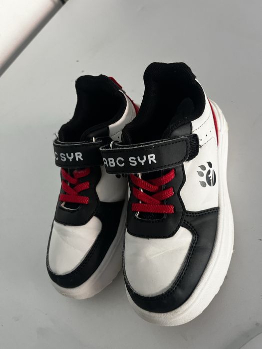 Adidasi baieti  nr 33