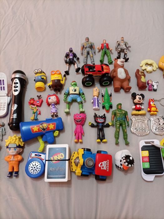 Дребни детски играчки.За момче.