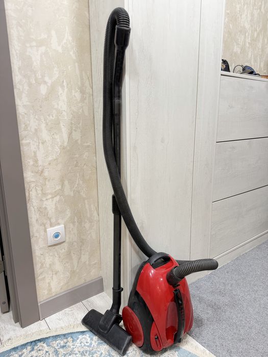 Продам пылесос рабочий