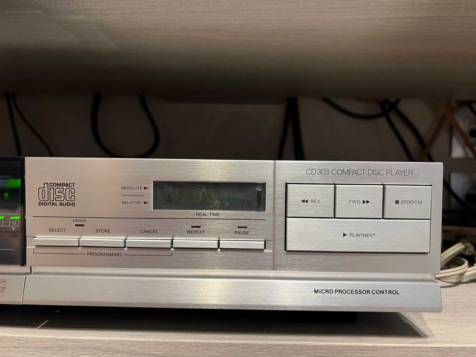 Продается CD проигрыватель PHILIPS CD 303
