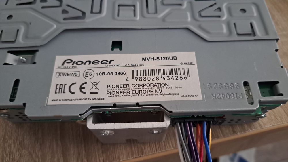 Vând Player Auto Pioneer MVH-S120UB (1-DIN, USB, AUX, 4x50W)