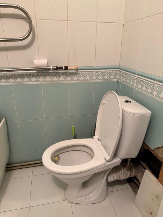 Продам унитазы,раковину