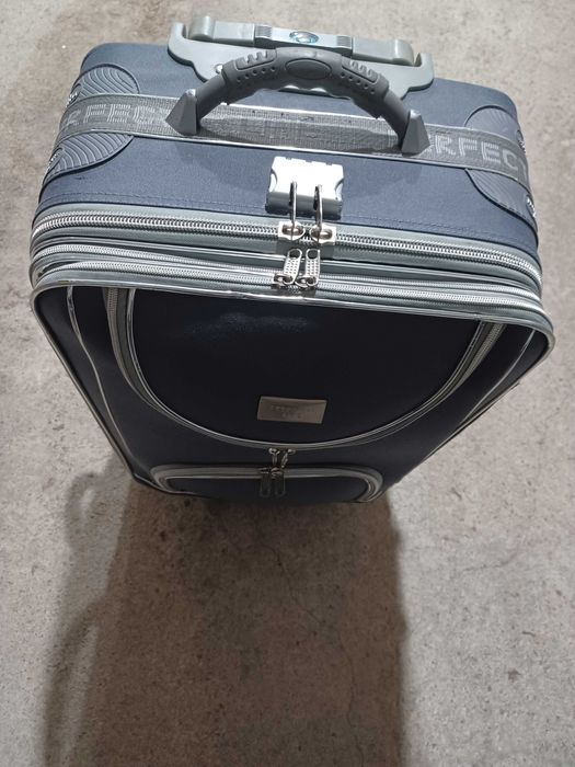 Куфар на колела за път и туризъм