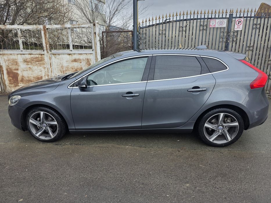 Volvo V40 (2013) • 1.6 D2 • 115 CP • Consum foarte redus • Navigație,