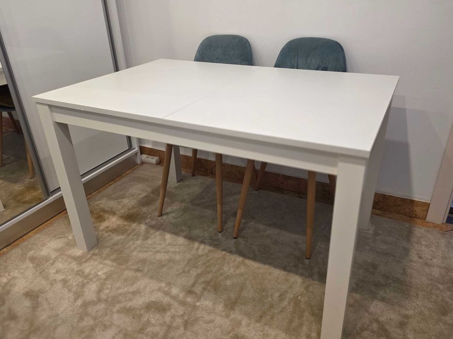Vand set masa extensibila + 4 scaune
