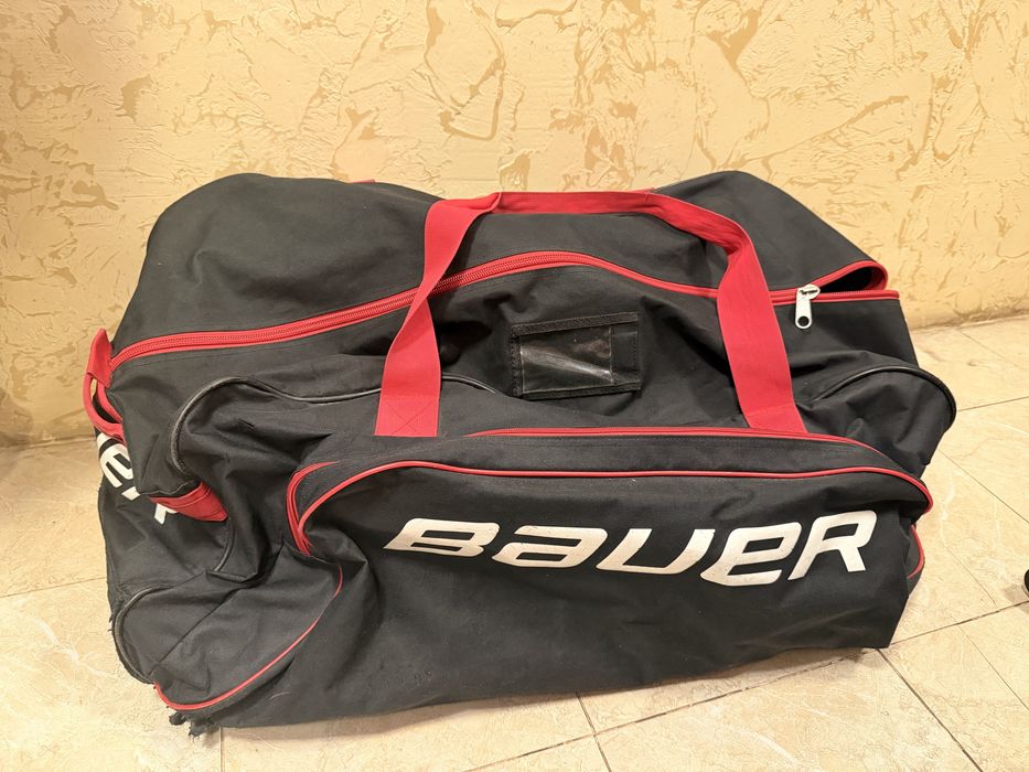 Хоккейные краги и нагрудник