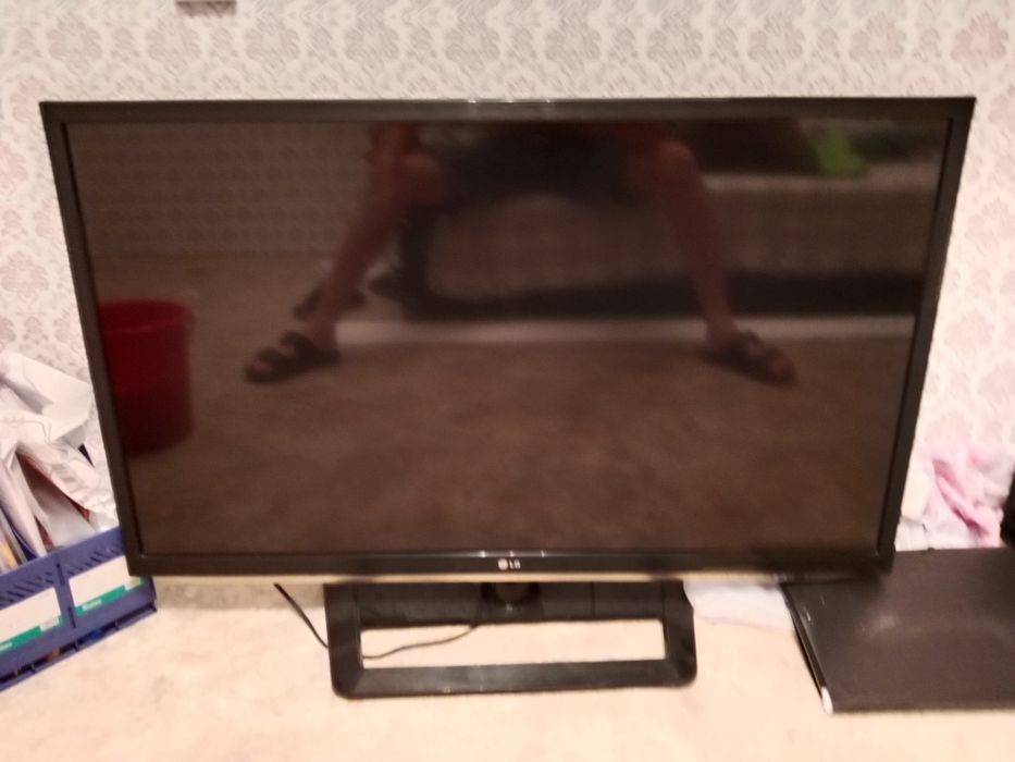 Продам телевизор LG
