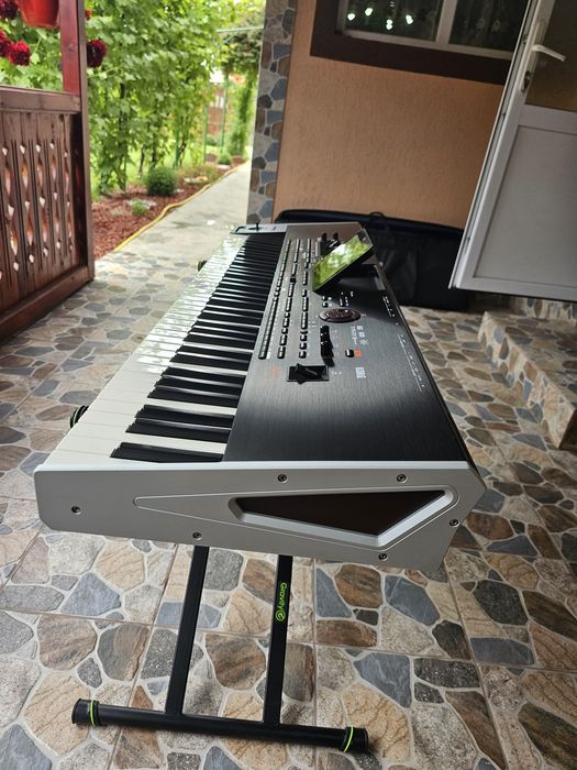 Vând korg pa4x internațional 76 clape