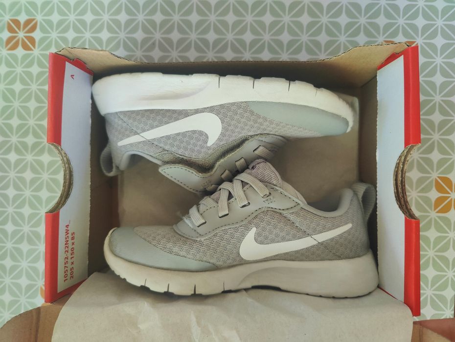 Детские кроссовки Nike, размер 10c