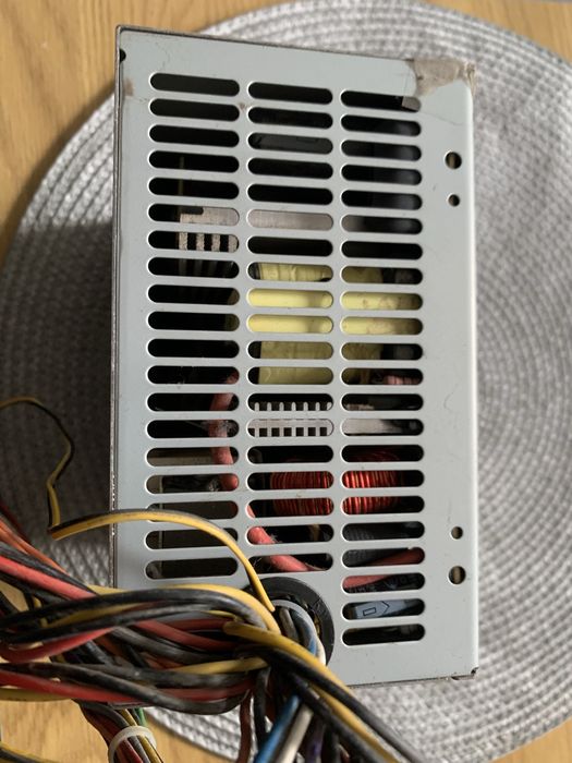 Sursa pc veche utilizata