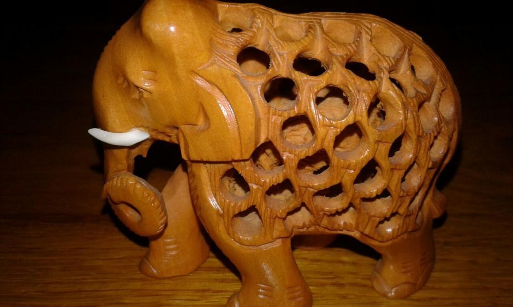Sculptura indiana elefant in elefant din lemn