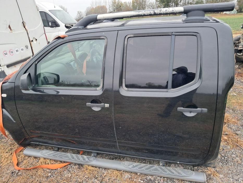 Usa macara geam Nissan navara d40