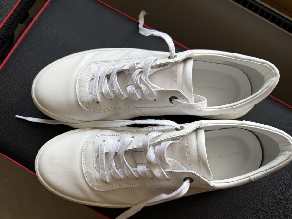 Tommy Hilfiger, 44 номер