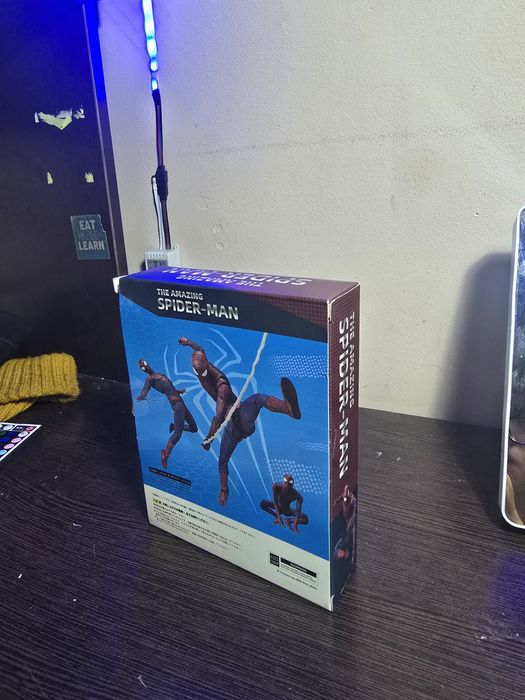 Человек паук игрушка