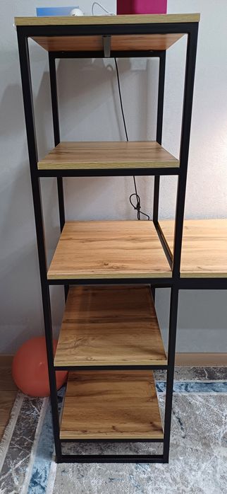 Письменный стол-стеллаж