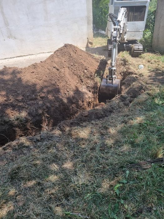 Услуги с мини багер комбиниран багер и самосвал