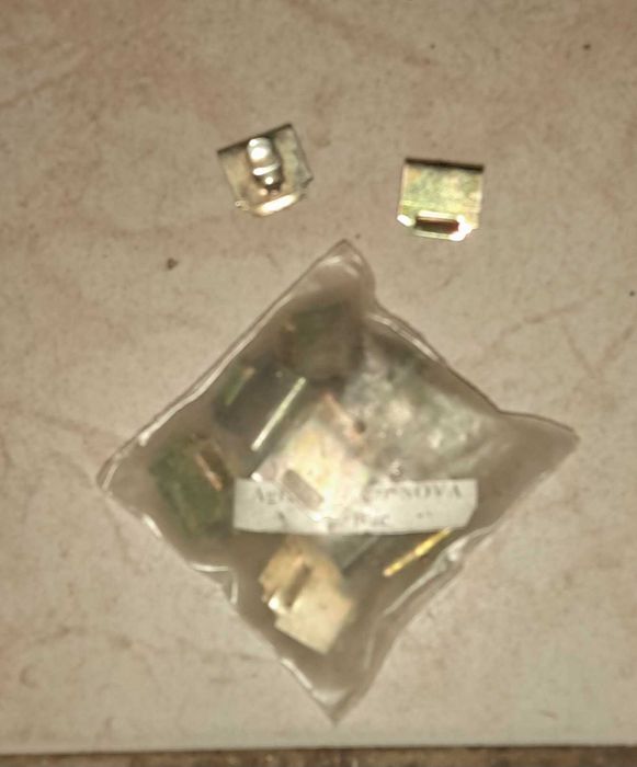 Agrafe clipsuri noi pt perii exterior geam Dacia Nova/ SN/ Oltcit