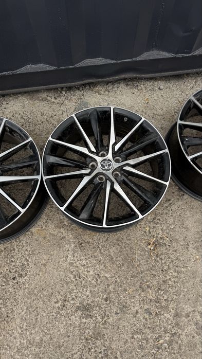 Продам диски Камри 70/75 R19