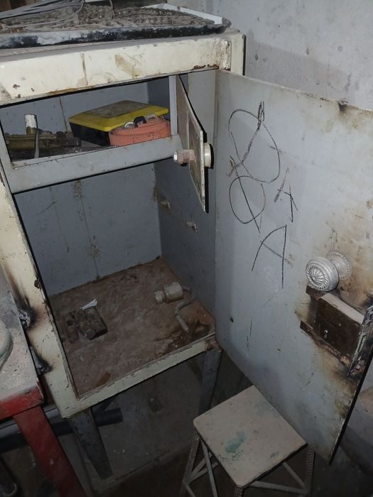 Верстак Слесарный. В комплекте Движок, Сейф и Тиски