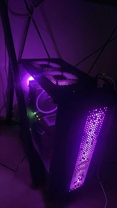 Pc gaming cu monitor