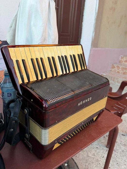 Vind acordeon hohner în sita, 80 bași