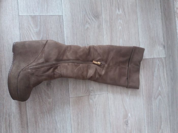 Продам новые зимние сапоги