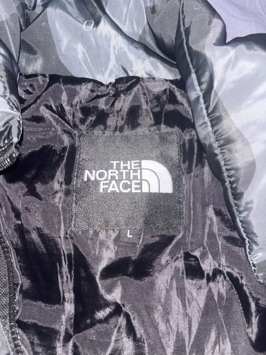 Продавам яке The North Face XX