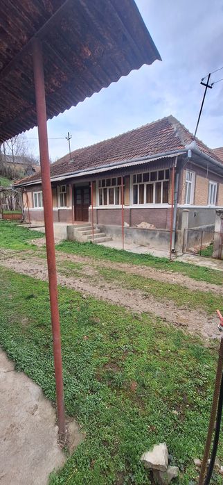 Casă de vanzare la țară
