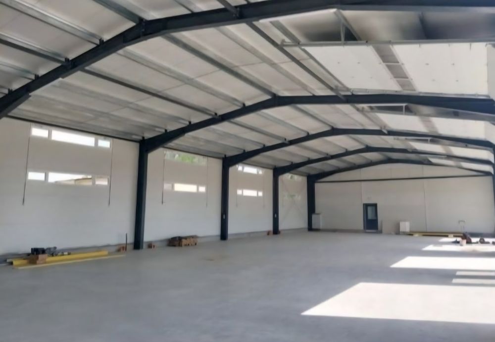 Vand și construiesc o gama larga de hale sau structuri metalice noi ne