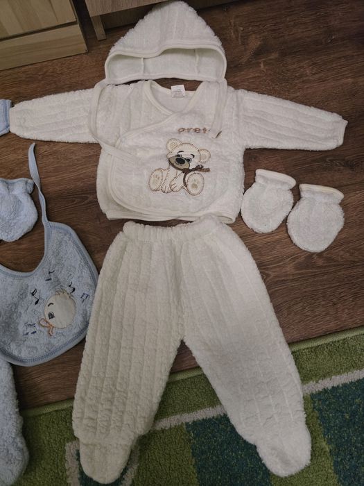 2 бебешки комплектчета