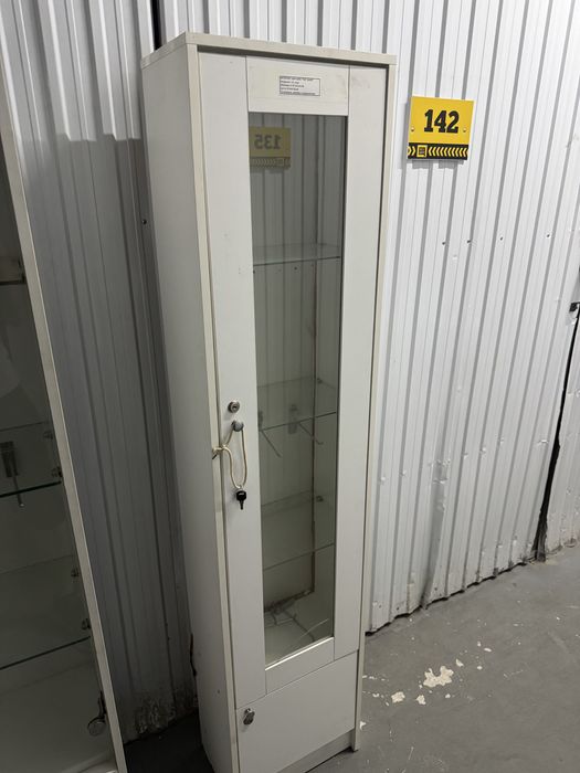 Продам шкаф витрину
