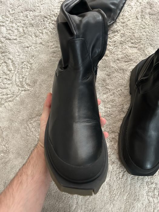 Off White boots peste genunchi